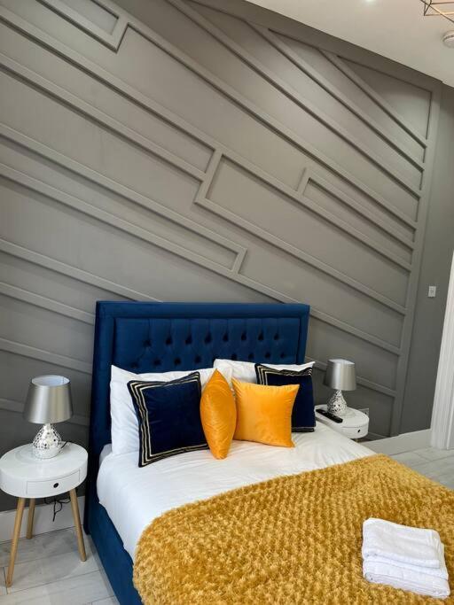 Cheerful 2 Bedroom Homely Apartment, Sleeps 6 Guest Comfy, 3X Double Bed, Parking, Free Wifi, Suitable For Business, Leisure Guest,Glasgow, Glasgow West End, Near City Centre Экстерьер фото