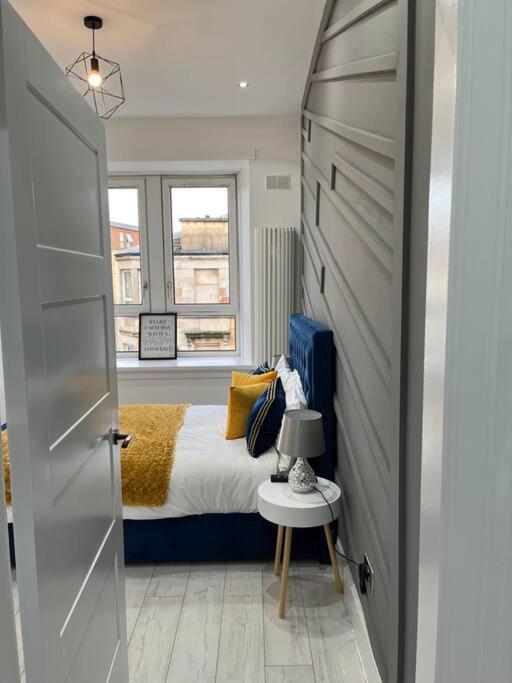 Cheerful 2 Bedroom Homely Apartment, Sleeps 6 Guest Comfy, 3X Double Bed, Parking, Free Wifi, Suitable For Business, Leisure Guest,Glasgow, Glasgow West End, Near City Centre Экстерьер фото