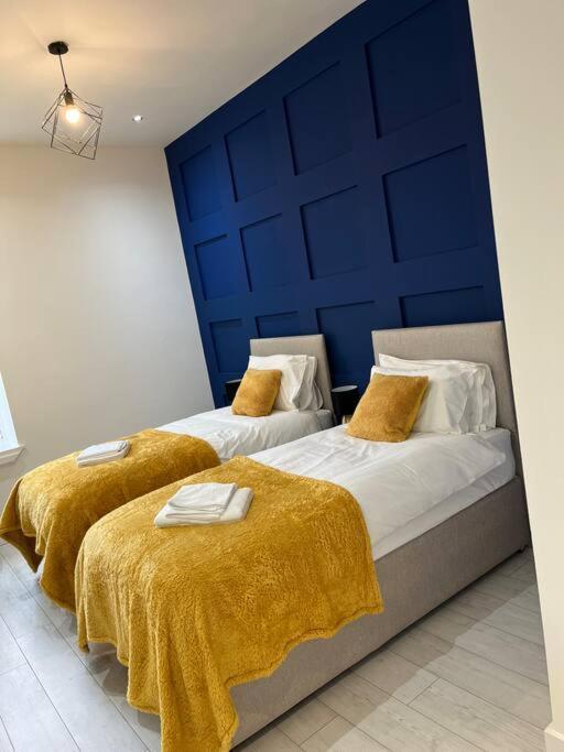 Cheerful 2 Bedroom Homely Apartment, Sleeps 6 Guest Comfy, 3X Double Bed, Parking, Free Wifi, Suitable For Business, Leisure Guest,Glasgow, Glasgow West End, Near City Centre Экстерьер фото