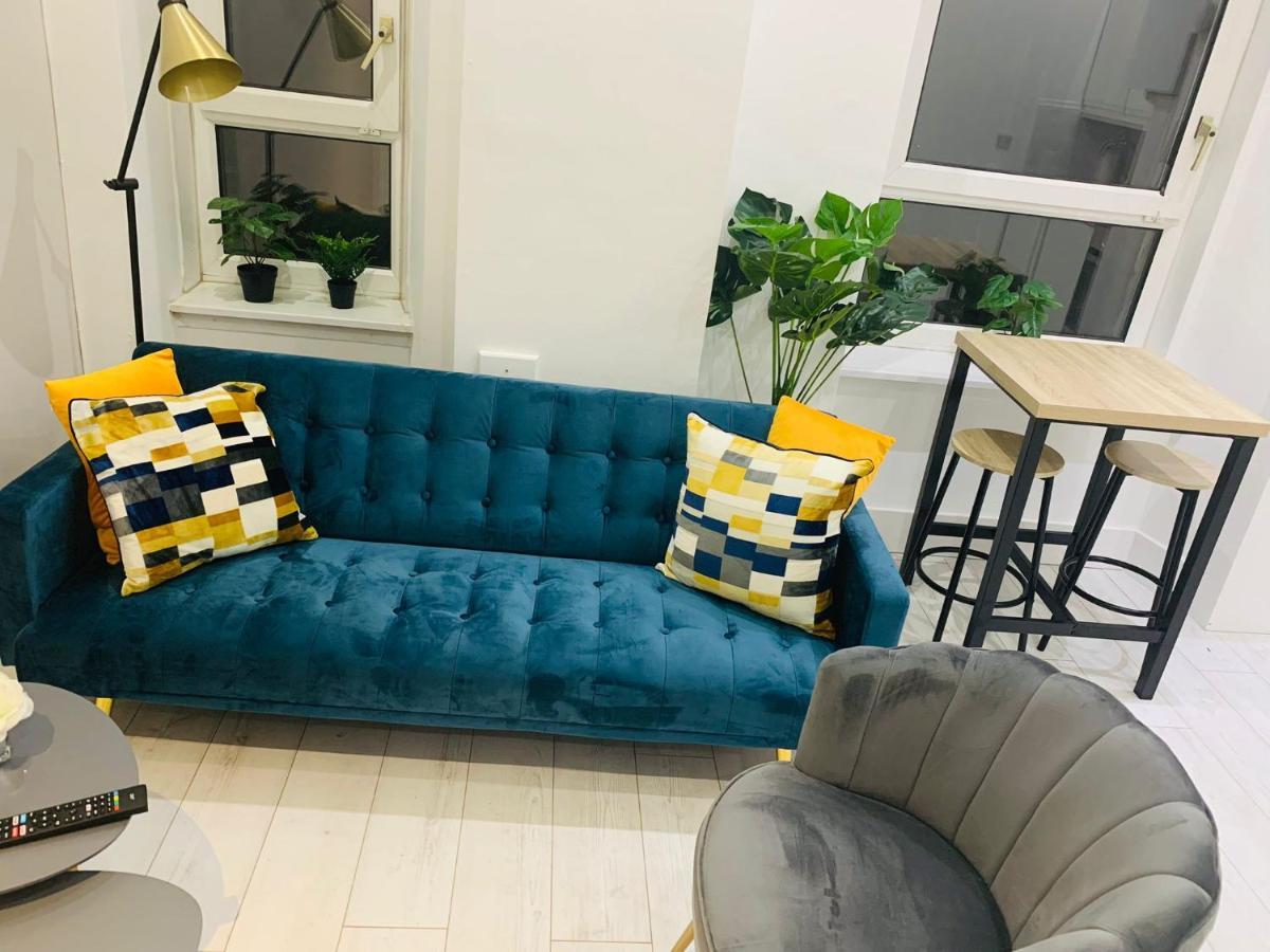 Cheerful 2 Bedroom Homely Apartment, Sleeps 6 Guest Comfy, 3X Double Bed, Parking, Free Wifi, Suitable For Business, Leisure Guest,Glasgow, Glasgow West End, Near City Centre Экстерьер фото