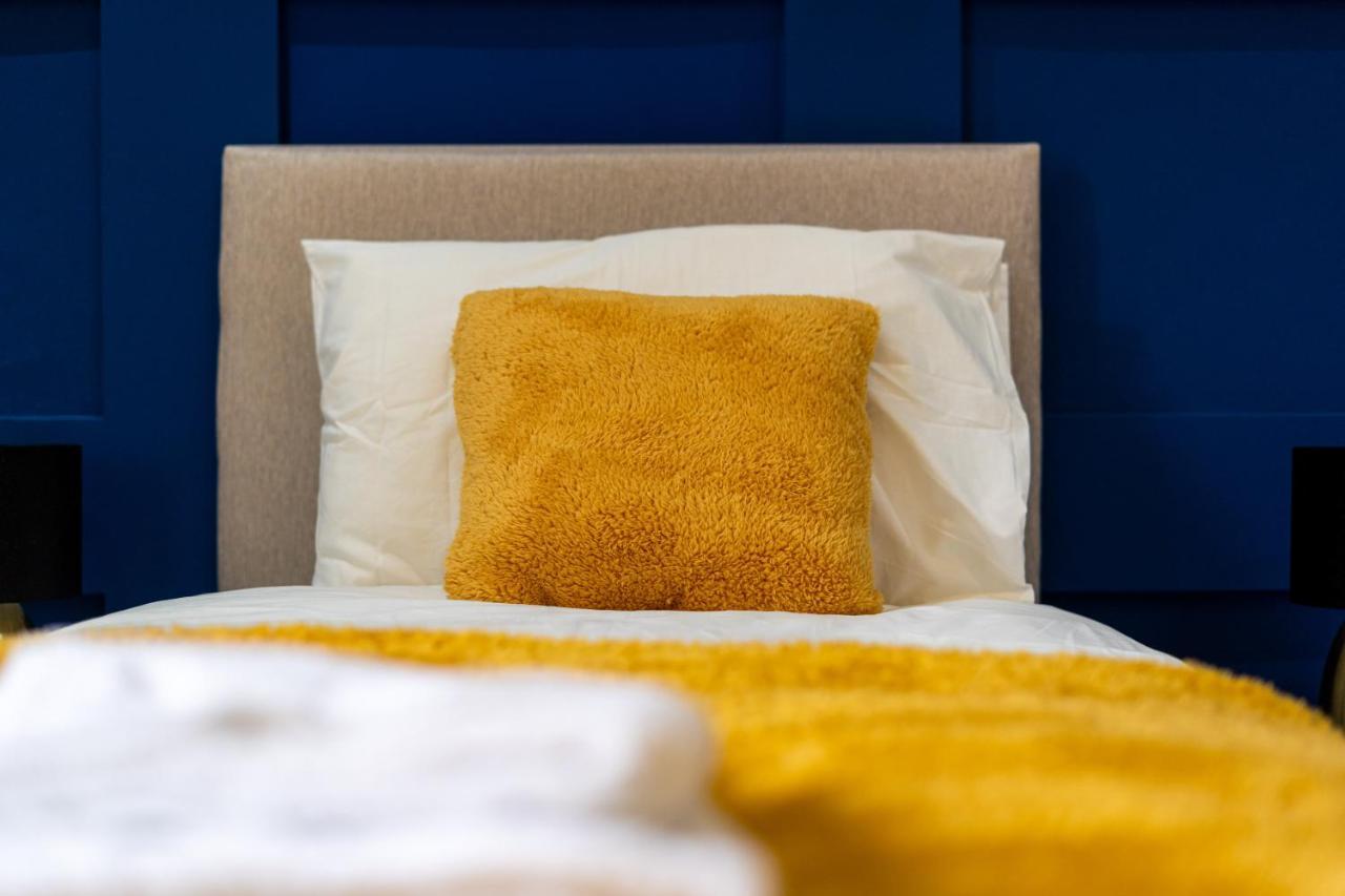 Cheerful 2 Bedroom Homely Apartment, Sleeps 6 Guest Comfy, 3X Double Bed, Parking, Free Wifi, Suitable For Business, Leisure Guest,Glasgow, Glasgow West End, Near City Centre Экстерьер фото