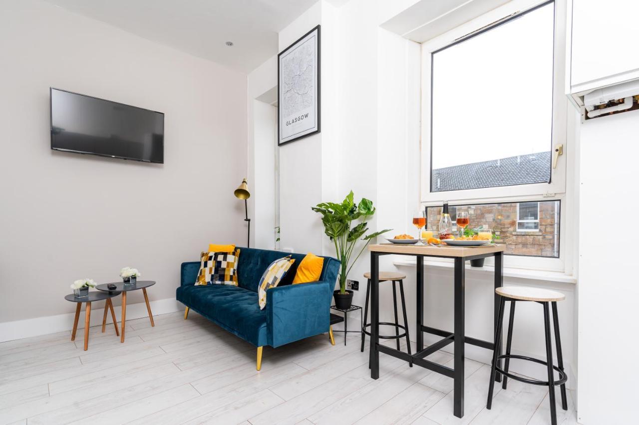 Cheerful 2 Bedroom Homely Apartment, Sleeps 4 Guest Comfy, 1X Double Bed, 2X Single Beds, Parking, Free Wifi, Suitable For Business, Leisure Guest,Glasgow, Glasgow West End, Near City Centre Экстерьер фото